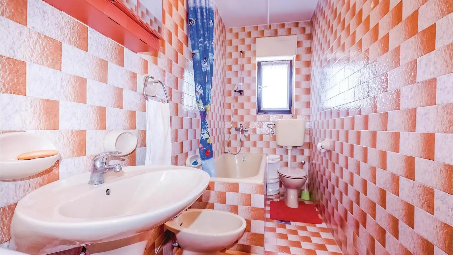 Amazing Apartment In Novi Vinodolski With Kitchen